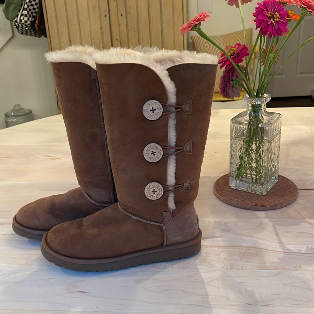 Ugg Bailey Button Up Classic Boot. Tan Color Size… - image 4